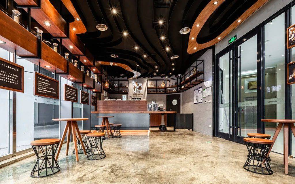 瑞幸咖啡加盟费要多少钱：4001889875